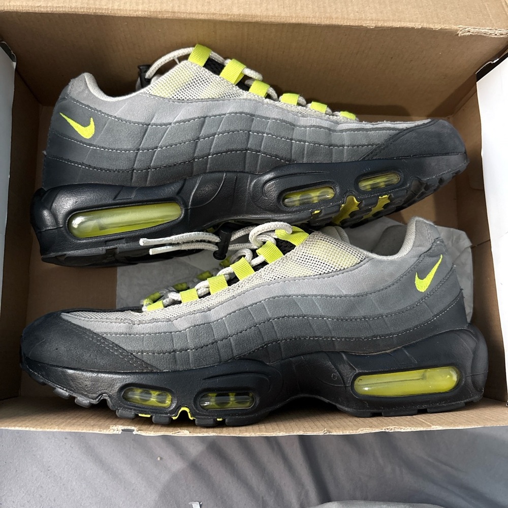 2020 air max 95 neon